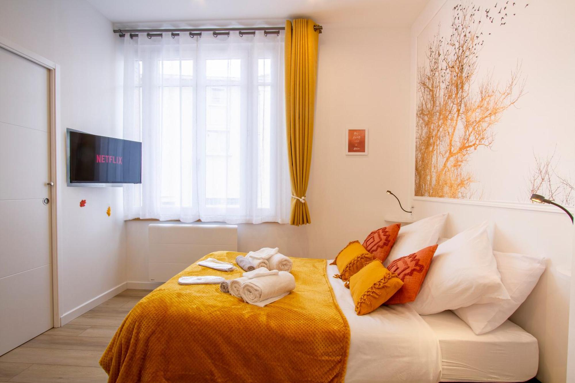 Promenade D'Automne - Netflix & Wifi - Climatisation- Parking Gratuit - Check-In 24H24 - Emplacement Velos - Goodmarning Châlons-en-Champagne Buitenkant foto